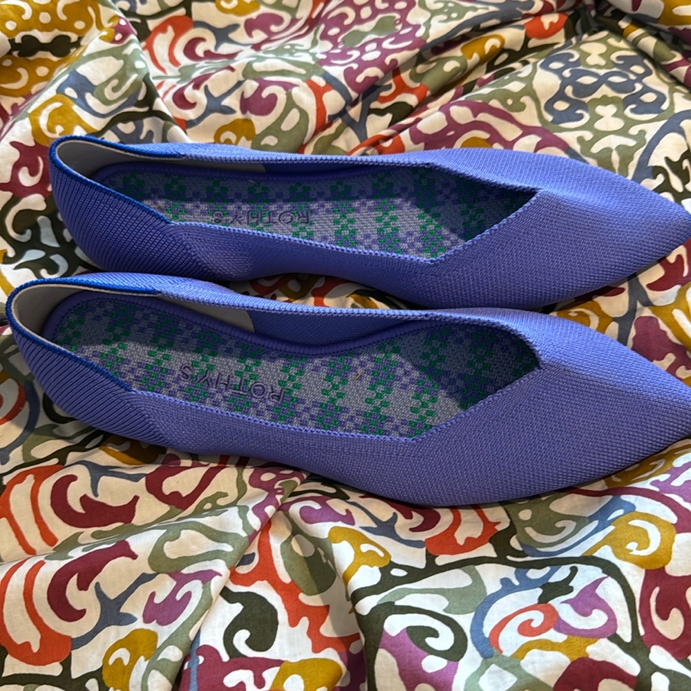 Rothy’s Point ll Periwinkle Flats size 9.5
